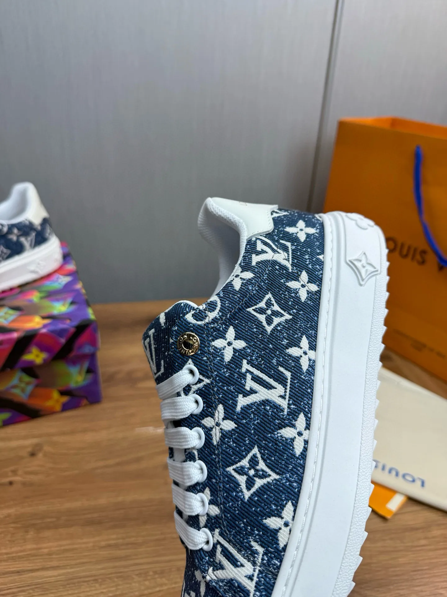 Factory price: 520💰LOUIS VUITTON [Louis VUITTON] The new trendy Lv is on the market🎁, casual and fashionable men's shoes👟The upper is made of imported original fabric + cowhide mesh lining, the original wear-resistant rubber outsole, the version is simple and elegant, exclusive for trendy men. Code number: 38-44, customized 45, 46